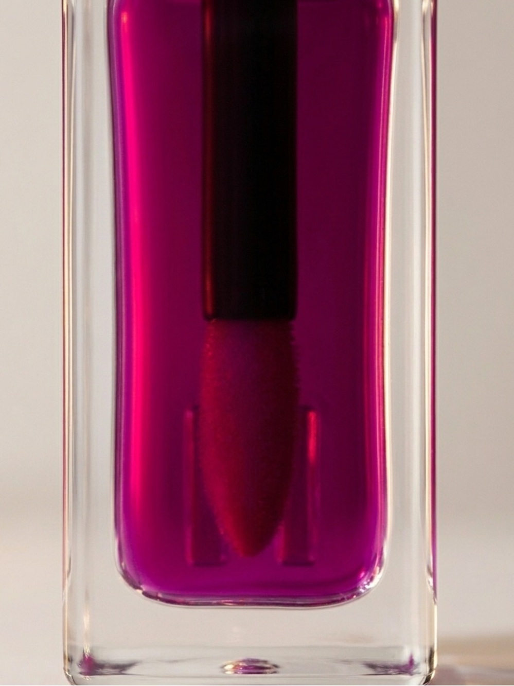 NEW Haus Labs PhD Hybrid Lip Oil – pH-Powered High Shine Gloss – Shade: HUE - Picture 3 of 7